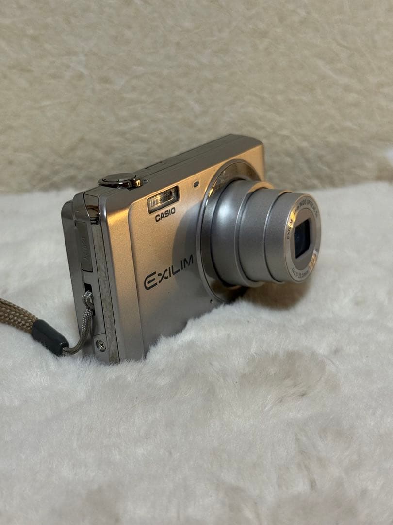 デジタルカメラ CASIO EXILIM EX-ZS5