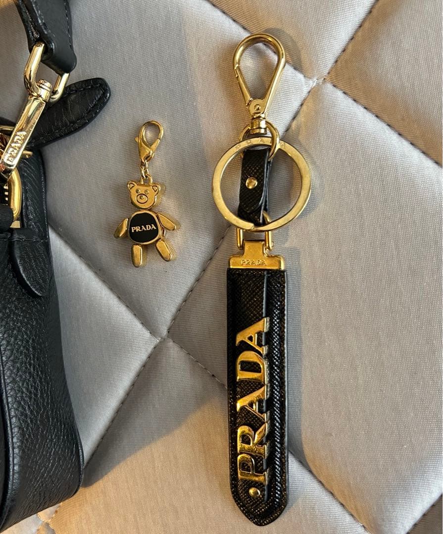 プラダ　ポシェット　バック　美品