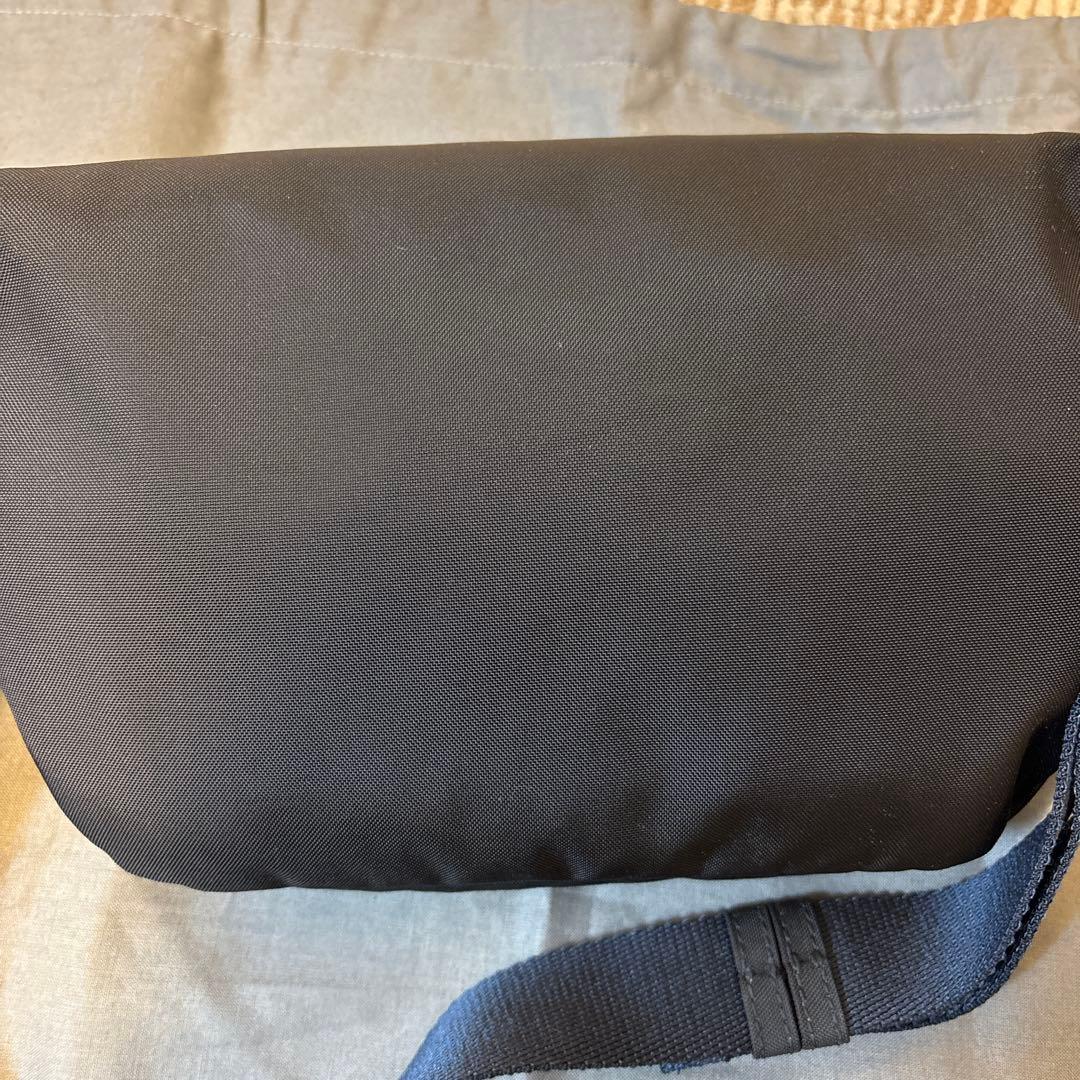 バレンシアガ　ボディバッグ　BALENCIAGA