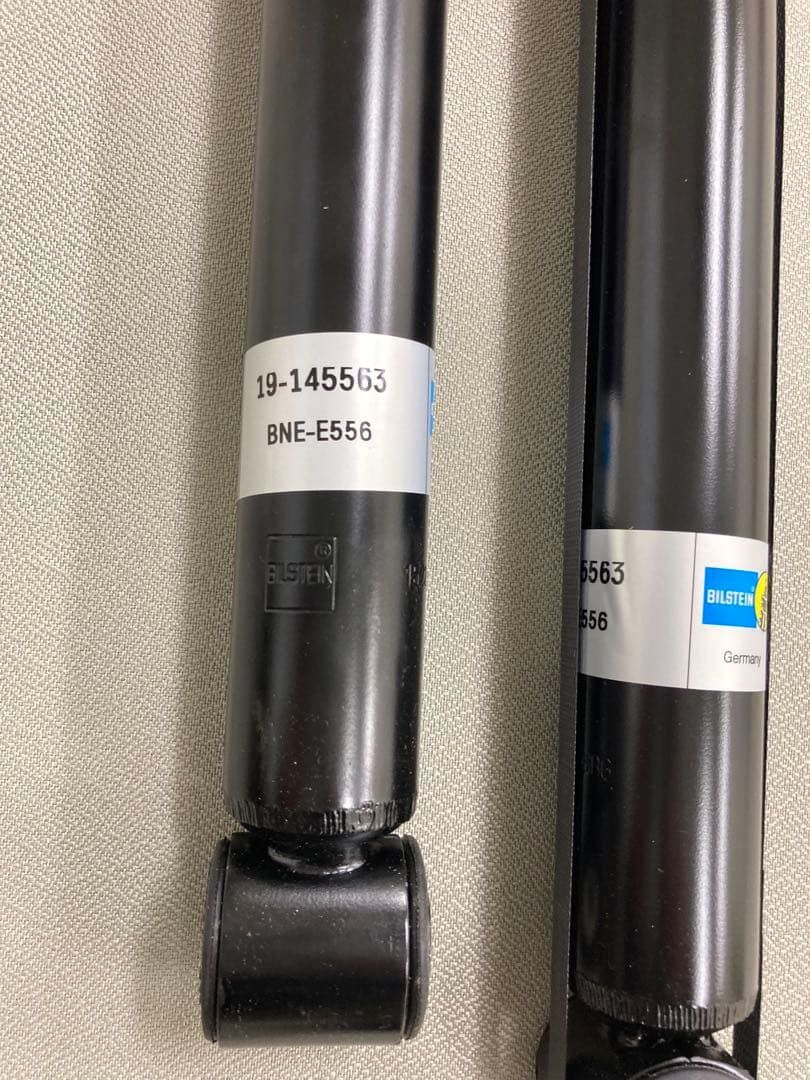 Audi TT 8N 1.8T リアショックアブソーバー セット