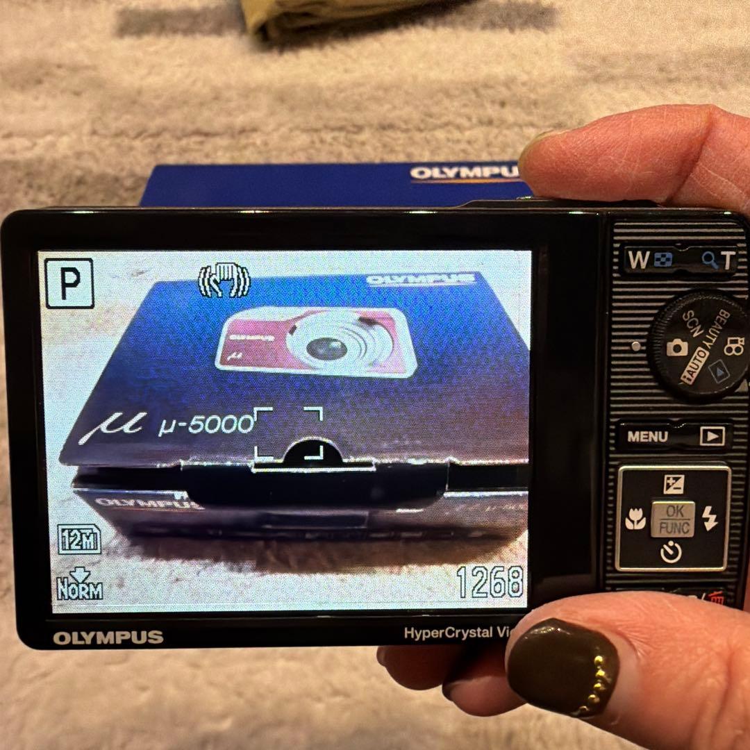 Olympus μ-7020 12MP デジタルカメラ　【充電器あり】