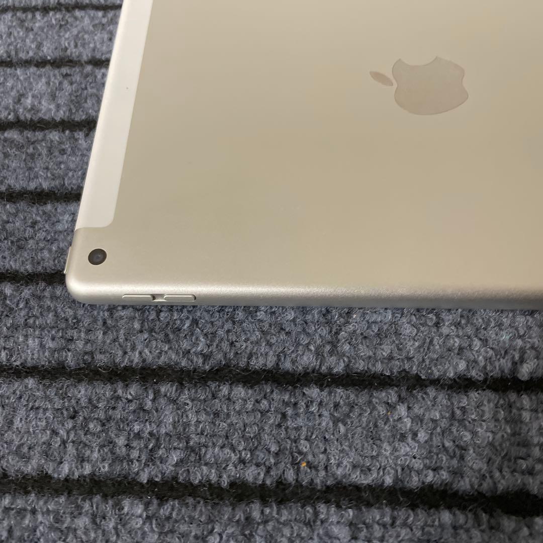 93 iPad 8世代 32GB SIMフリー シルバー
