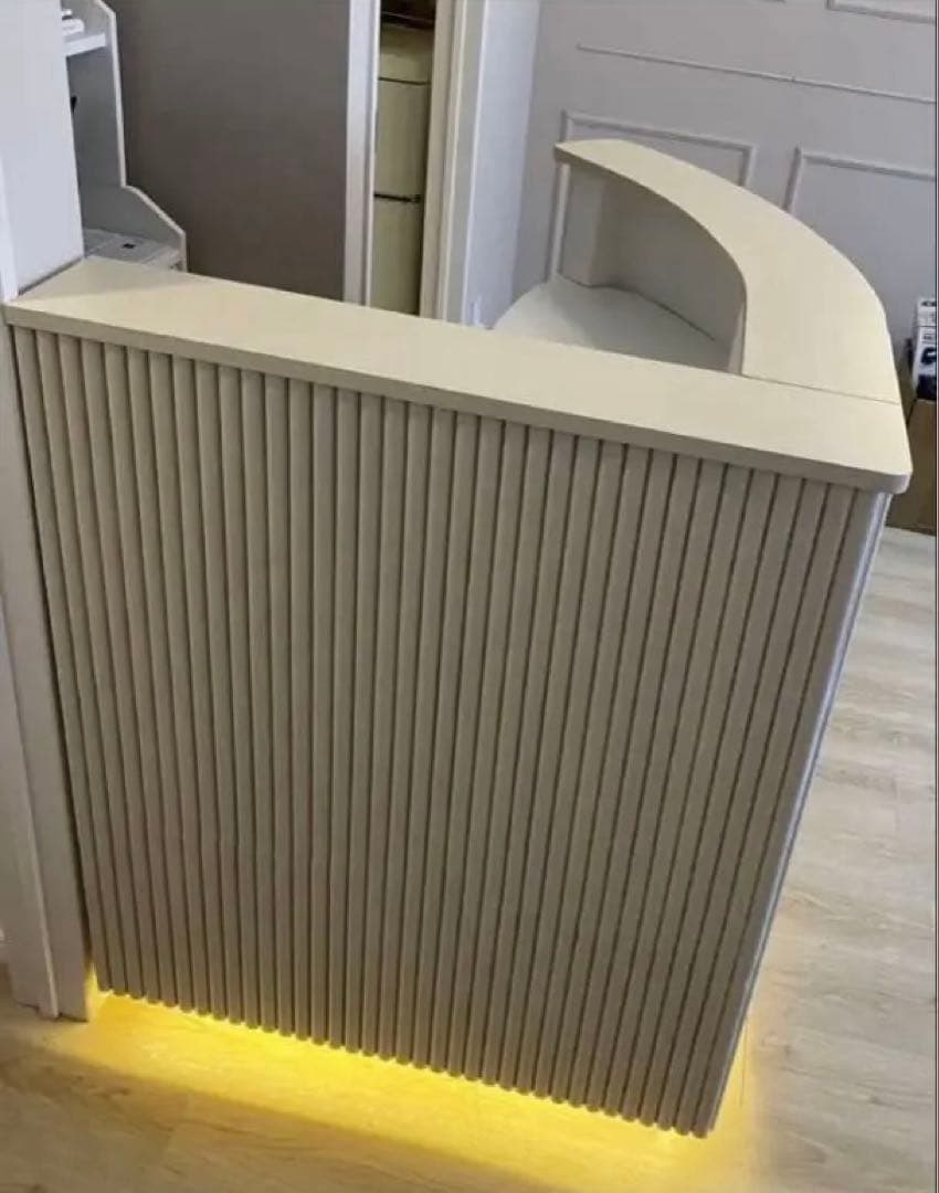 ホワイト LED照明付きカウンターテーブル