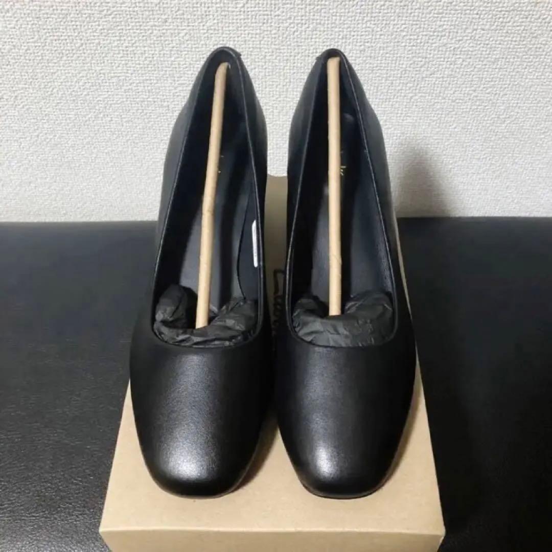 新品✧Clarks 本革レザー プレーンパンプス【フォーマル・就活もOK◎】
