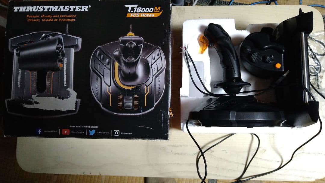 スラストマスターt16000M フライトスティック　ジャンク　&スロットルレバー