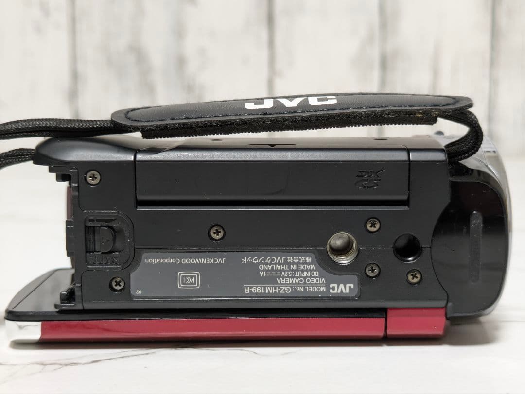 JVC　GZ-HM199　レッド　2017年製