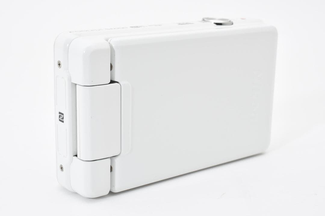 お値下げ歓迎・美品 Nikon COOLPIX S6900 ホワイト 1574