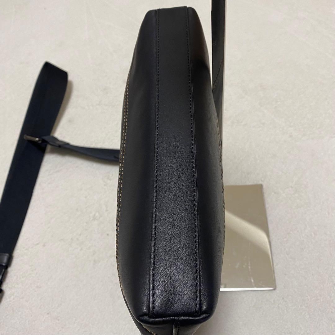 らむ！美品　コーチ ショルダーバッグ　 レザー 黒 グラハム　F78147