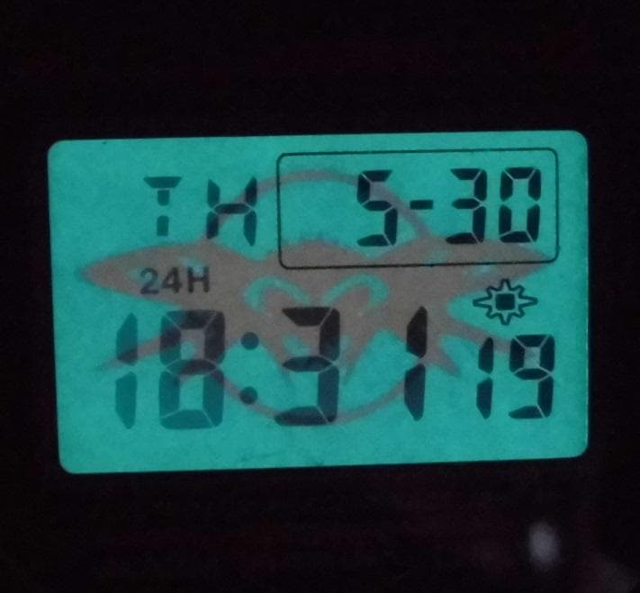 美品！カシオ ジーショック DW-5600EF-1T ブラックフライ キムタク着