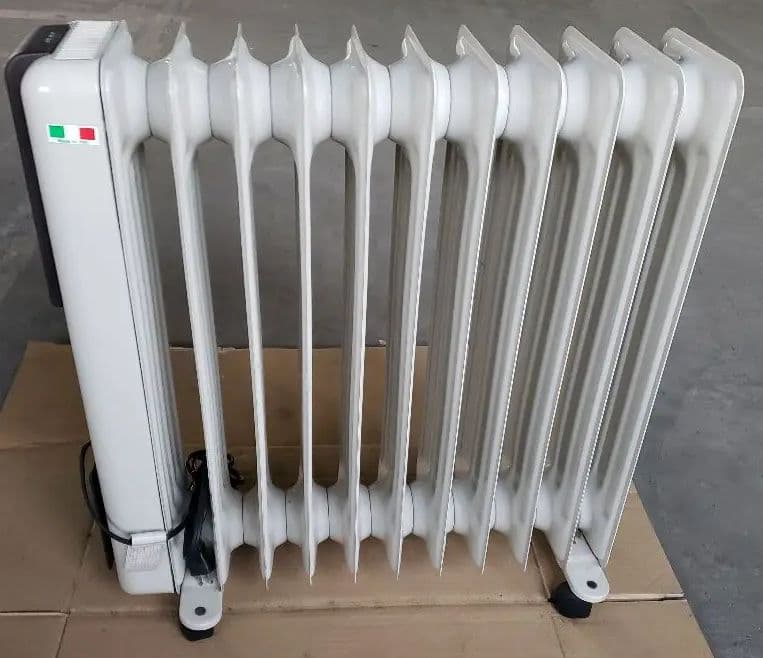 新年度特別販売 デロンギ オイル密閉式 ラジエター型 ヒーター 電子タイマー付