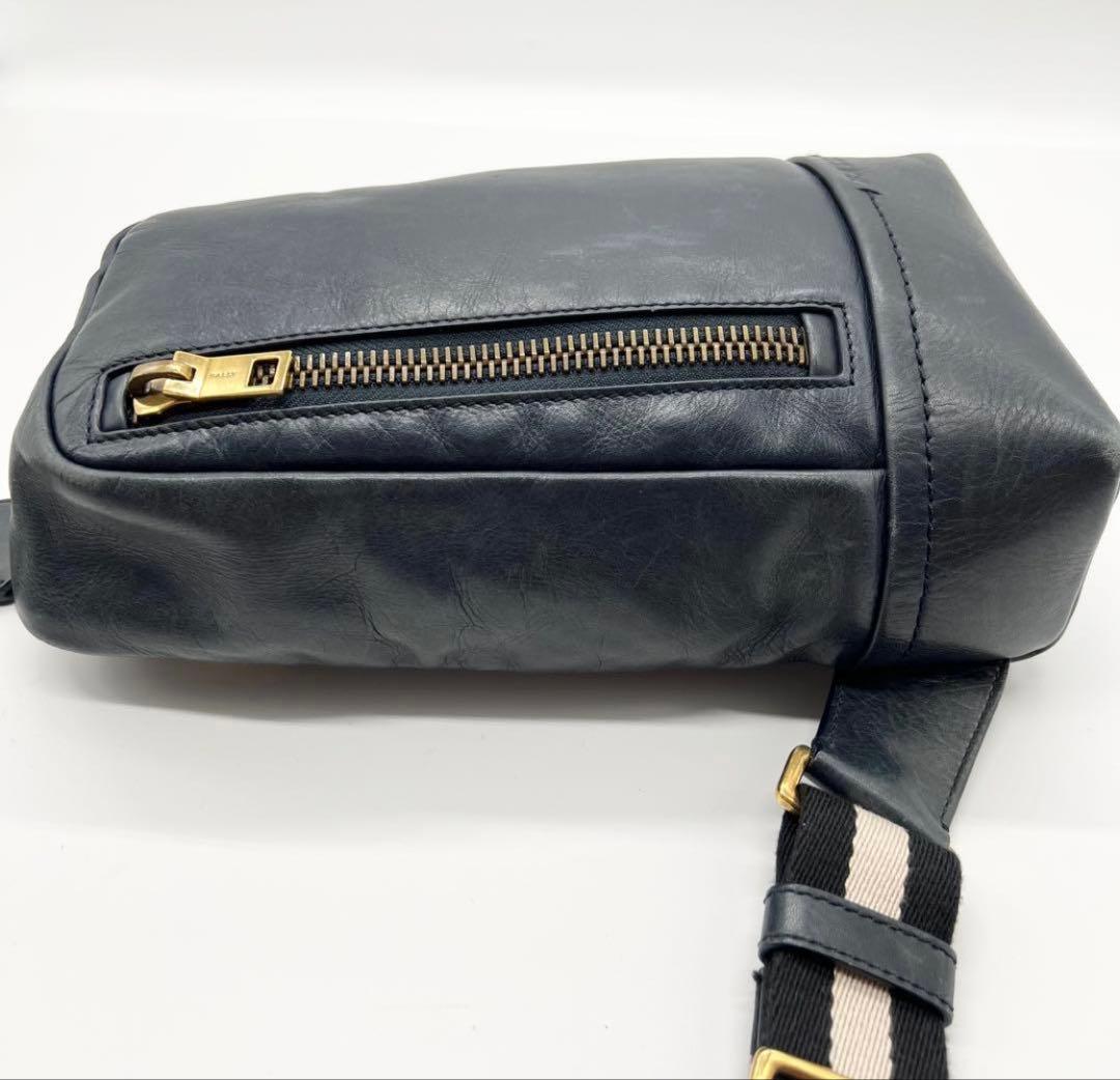 美品　バリー　ボディバッグ　レザー　ネイビー　トレインスポッティング