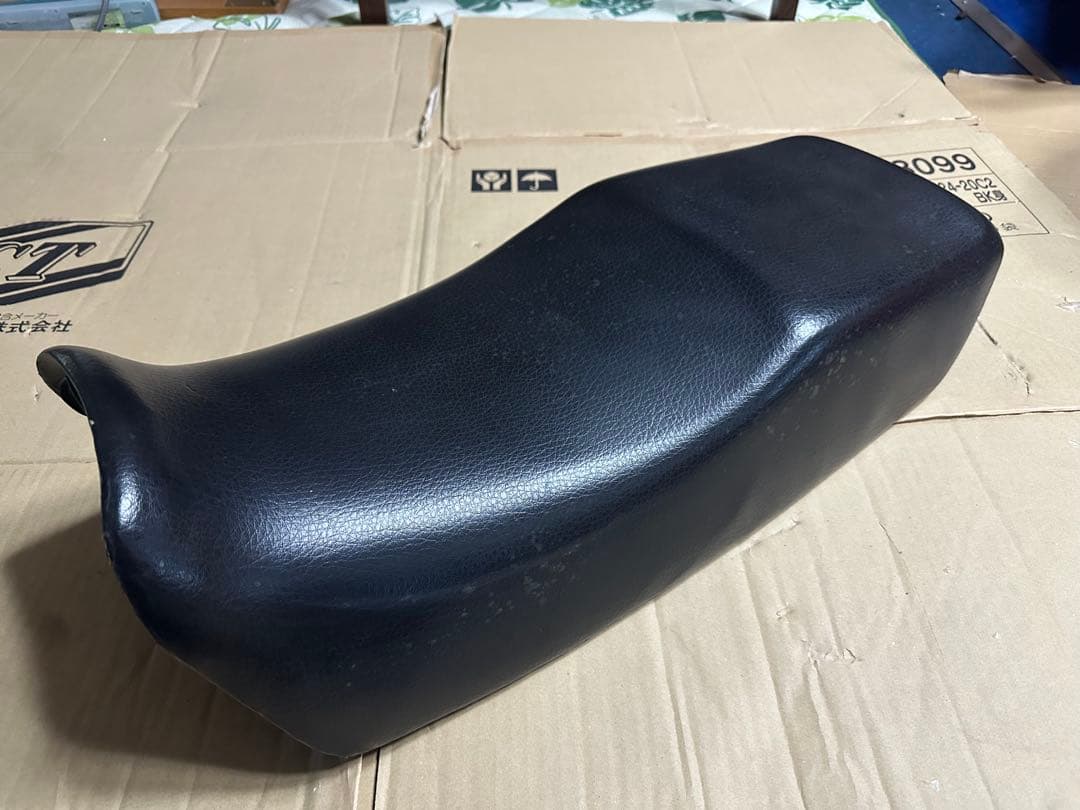 gpz900r 純正シート