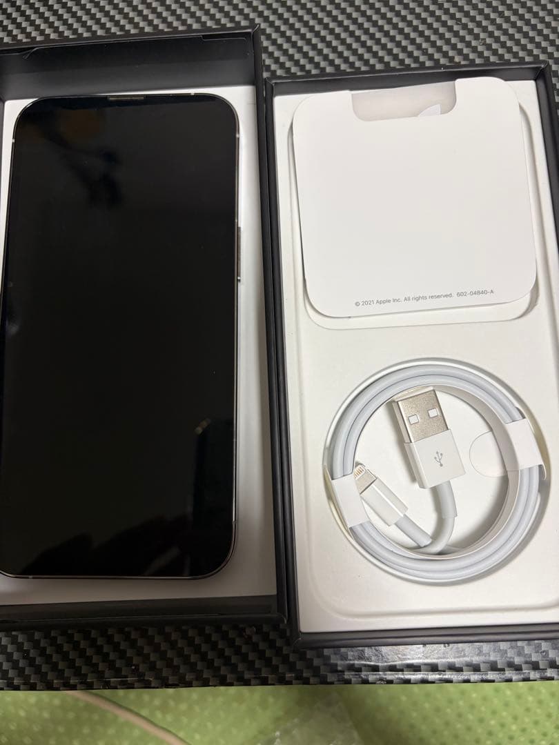 iPhone13Pro 256GB 本体　箱フィルム付き、ケーブル新品付き