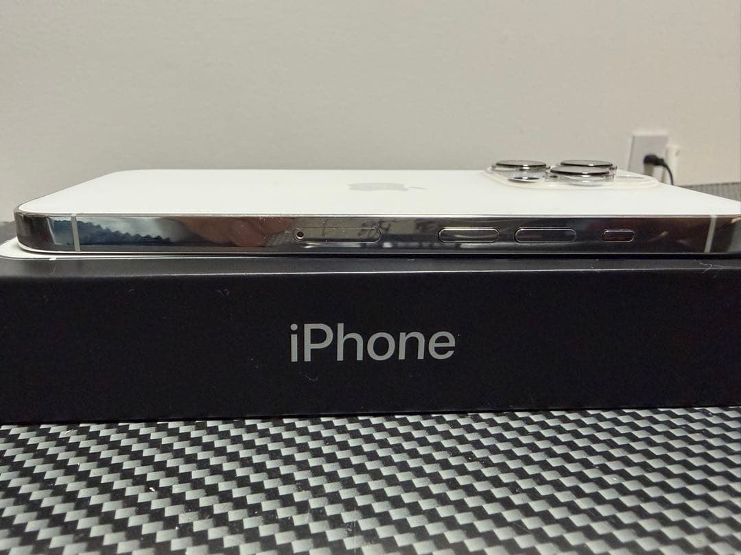 iPhone13Pro 256GB 本体　箱フィルム付き、ケーブル新品付き