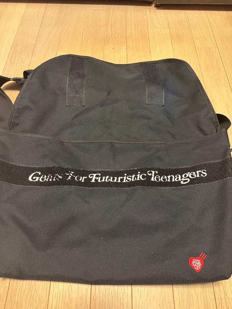 HUMAN MADE ×girls don't cry MessengerBag