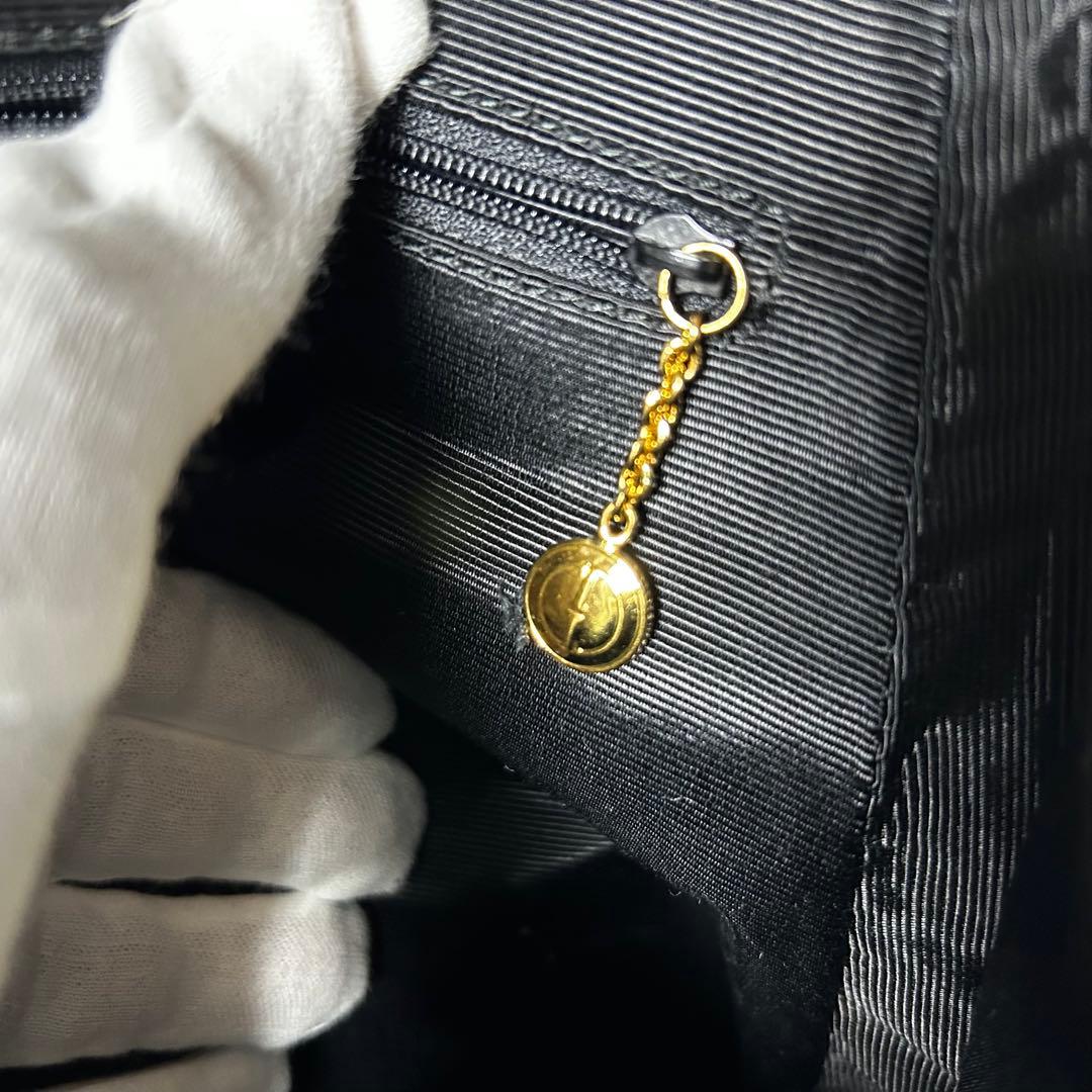 【良品】 GUCCI バンブー エナメル ボディーバッグ ロゴ型押し 黒 OLD