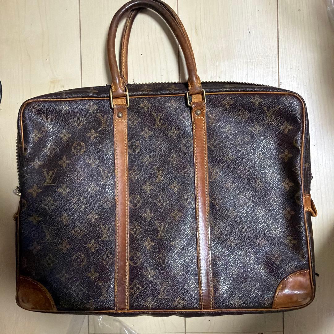 LOUIS VUITTON ルイヴィトン モノグラム ポルトドキュマン