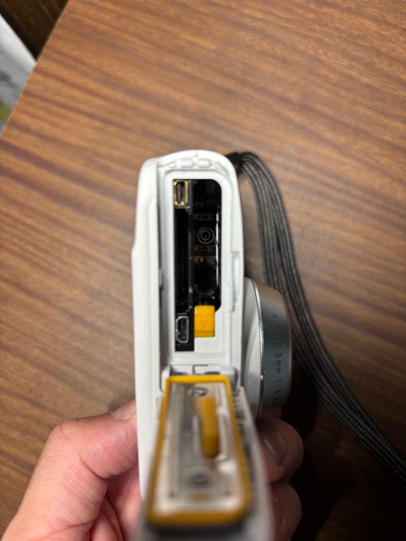 Nikon ニコン COOLPIX S32 デジカメ　クールピクス