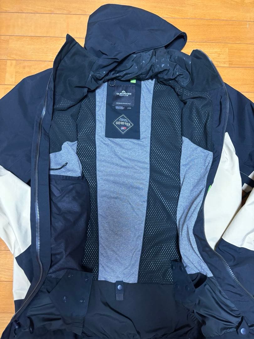 QUIKSILVERクイックシルバー　スノボウェア　上下GORE-TEX