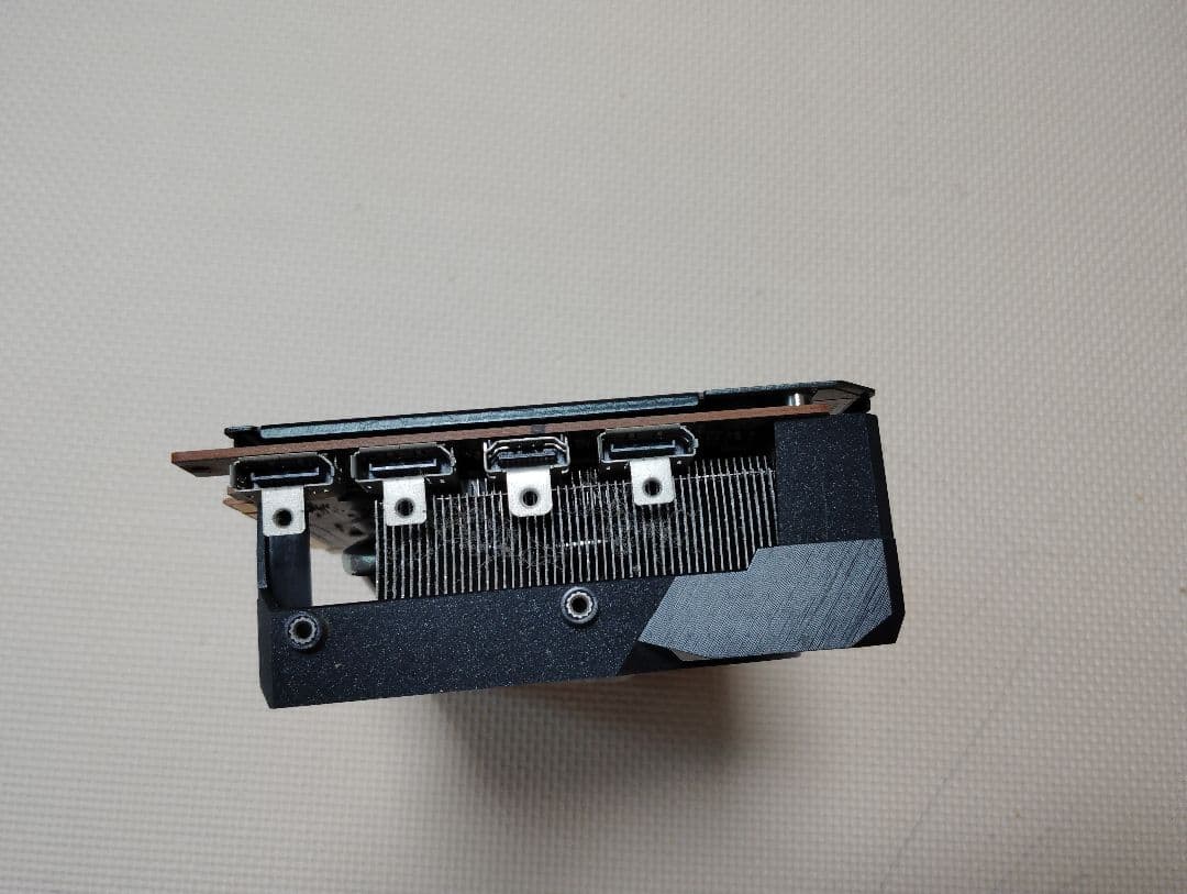 最終価格 ASUS Radeon RX6600XT GPU