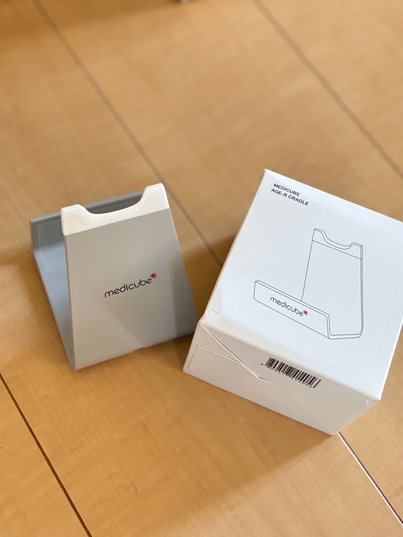 メディキューブMEDICUBE AGE-R DERMA EMS SHOT