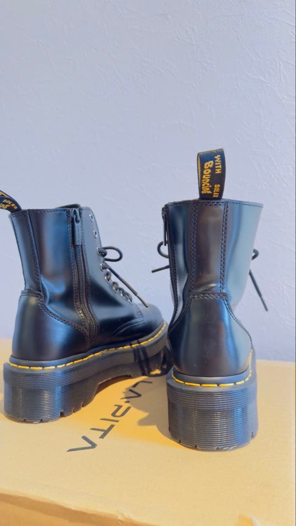 ドクターマーチン　JADON 23.5 ブーツ　レザー