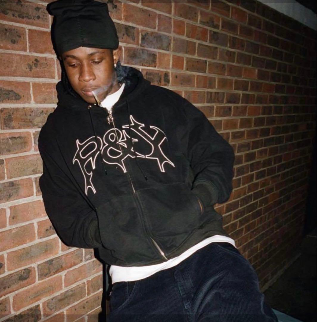 す*ー様 初期　punkandyo 黒ジップパーカー