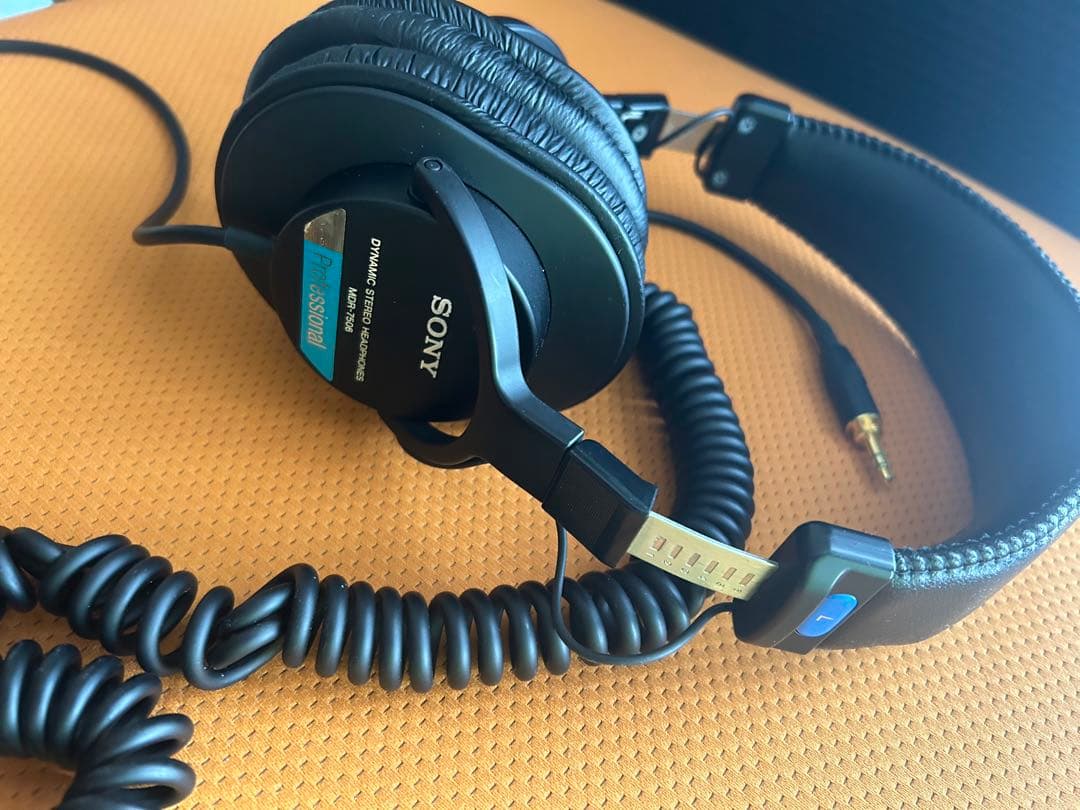 SONY ヘッドホン MDR-7506 Professional