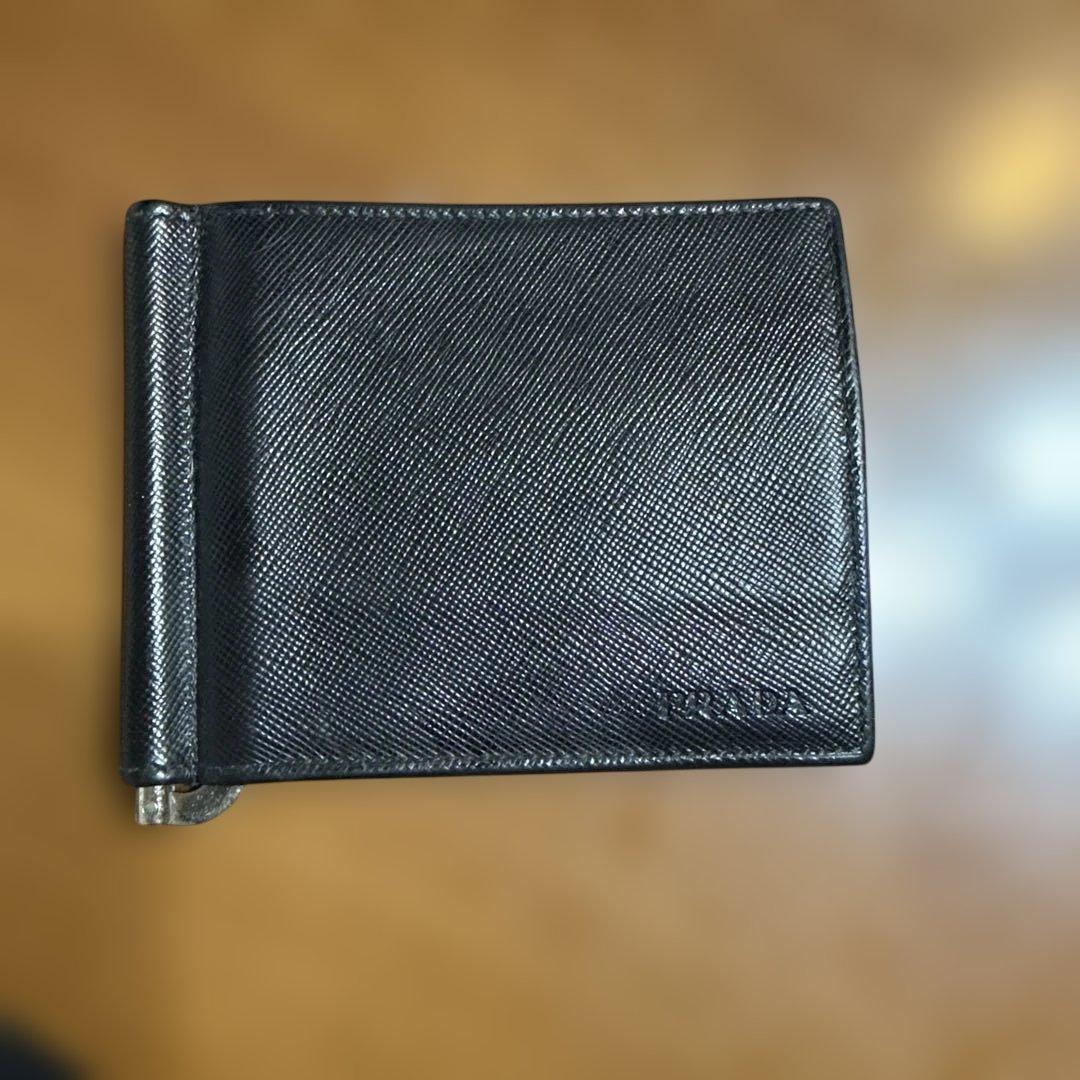 【ゆ*ー】PRADA プラダ　マネークリップ　財布　二つ折り