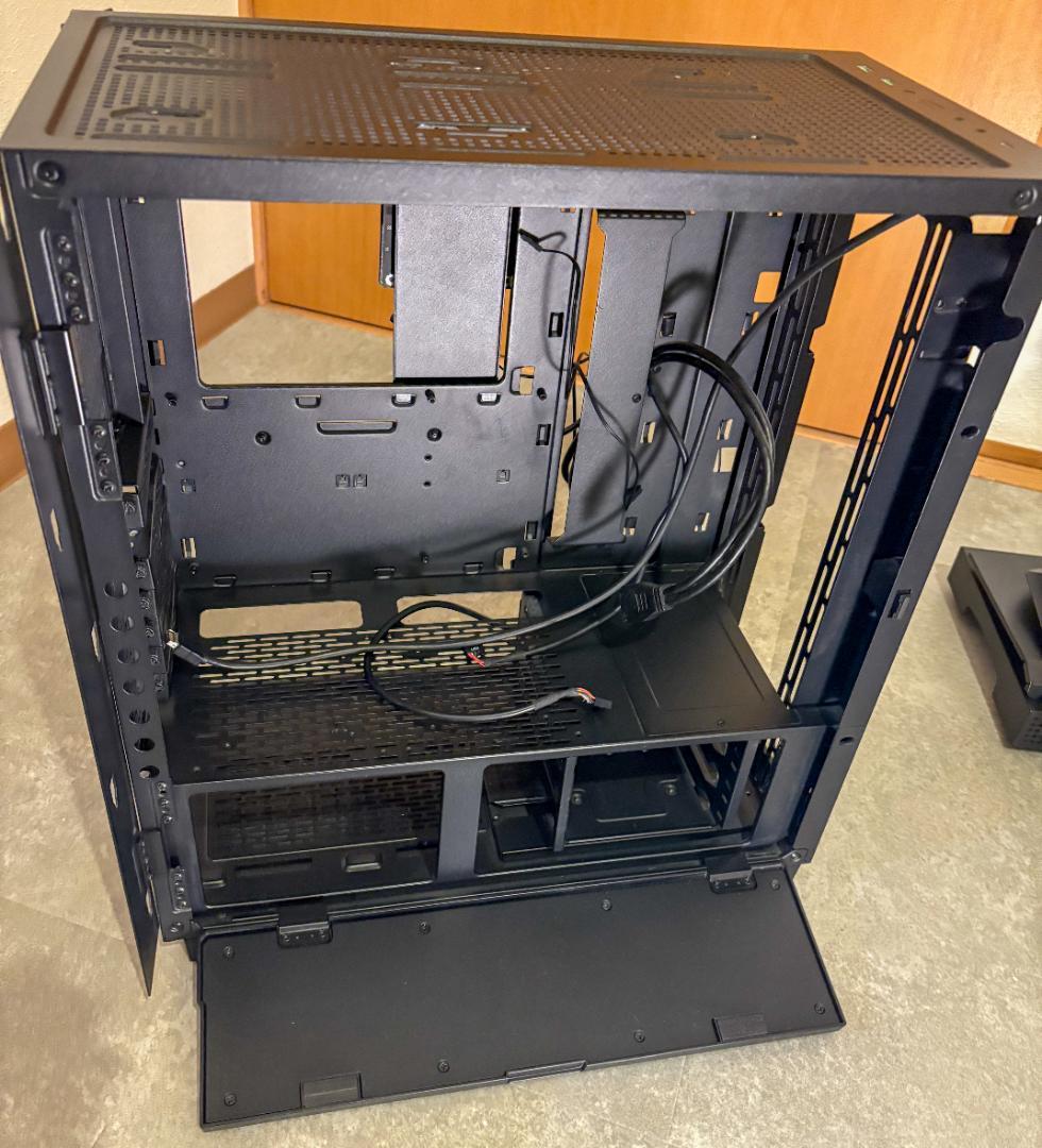 Razer Tomahawk ATX PCケース