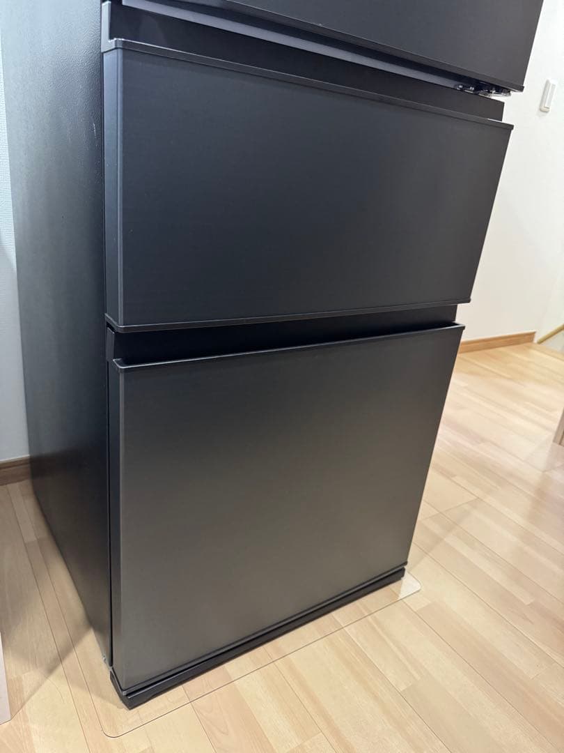 使用期間半年　TOSHIBAブラック 3ドア冷蔵庫（326L)