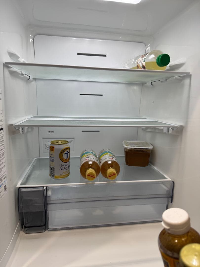 使用期間半年　TOSHIBAブラック 3ドア冷蔵庫（326L)