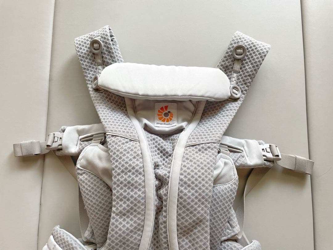 抱っこ紐　エルゴ　オムニ ブリーズ　パールグレー メッシュ