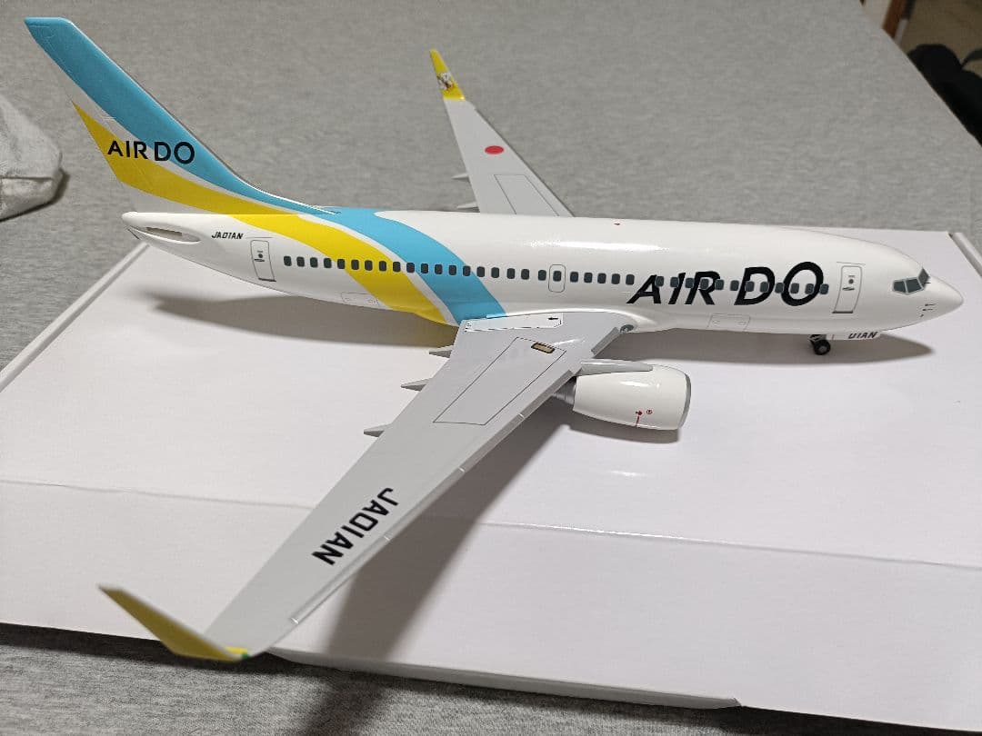 航空機・ヘリコプター AIRDO Boeing737-700 1/100
