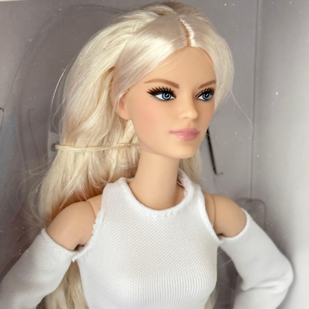 【未開封】バービー ルックス #6 シグネチャー モデル