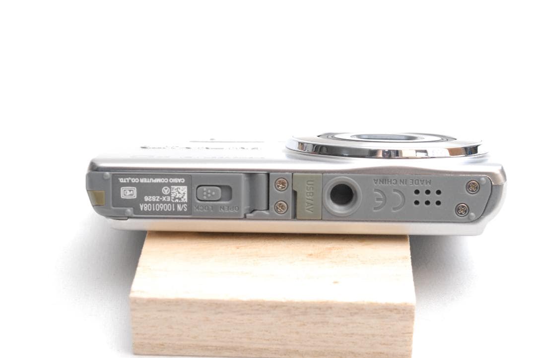 CASIO EXILIM EX-ZS26 (良品）