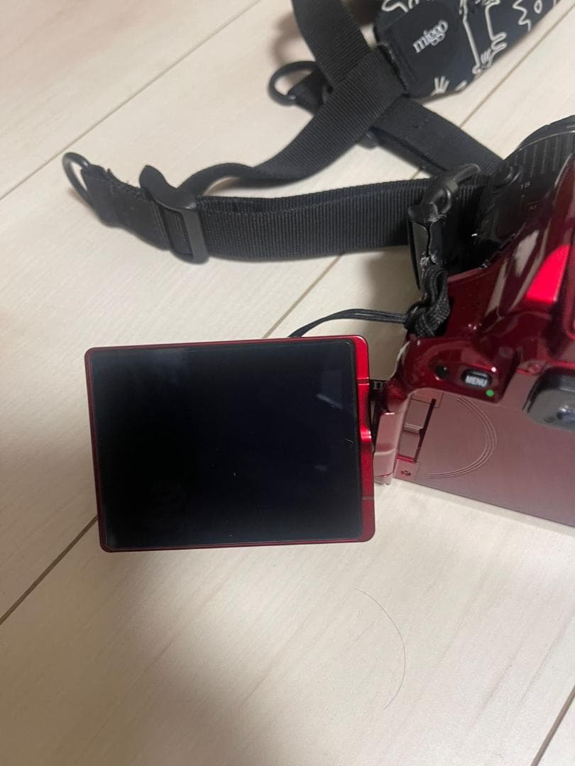 【美品】デジタル一眼レフカメラ D5500 ダブルズームキット［レッド］