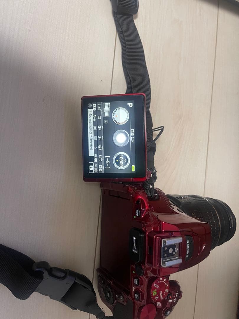 【美品】デジタル一眼レフカメラ D5500 ダブルズームキット［レッド］