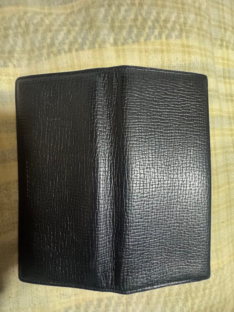 Burberry ブラックレザー長財布
