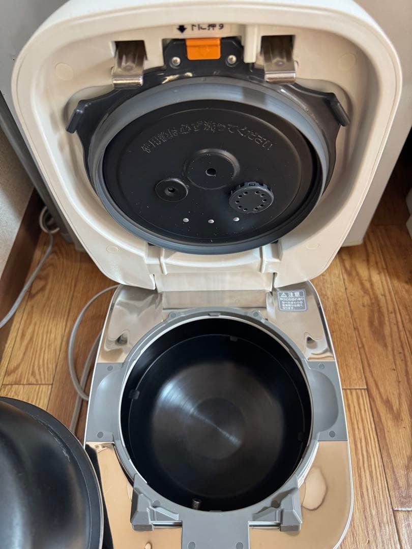 ZOJIRUSHI◆炊飯器 極め炊き NW-FB10-WZ