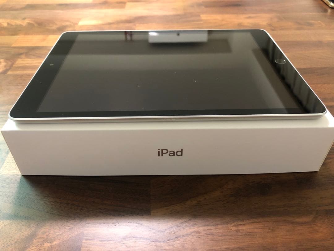 Apple iPad 第９世代　Wi-Fi 64GB シルバー　MK2L3J/A