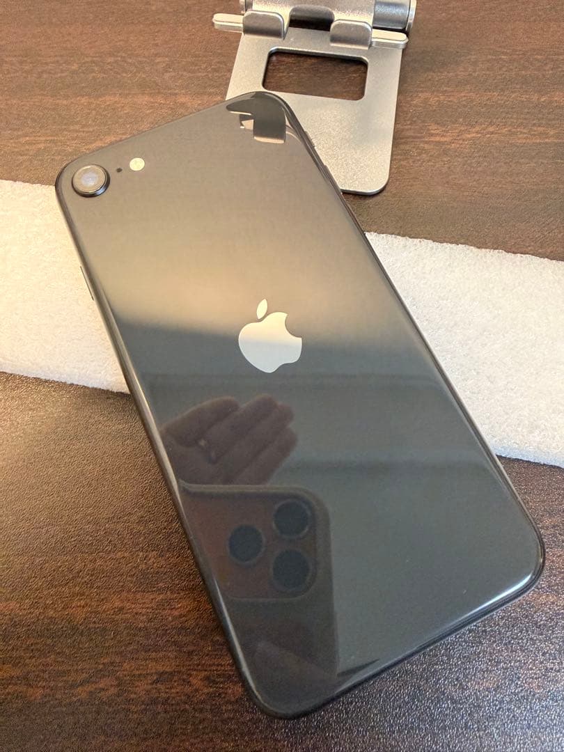 超美品 iPhone SE 2 ブラック SIMフリー 128G