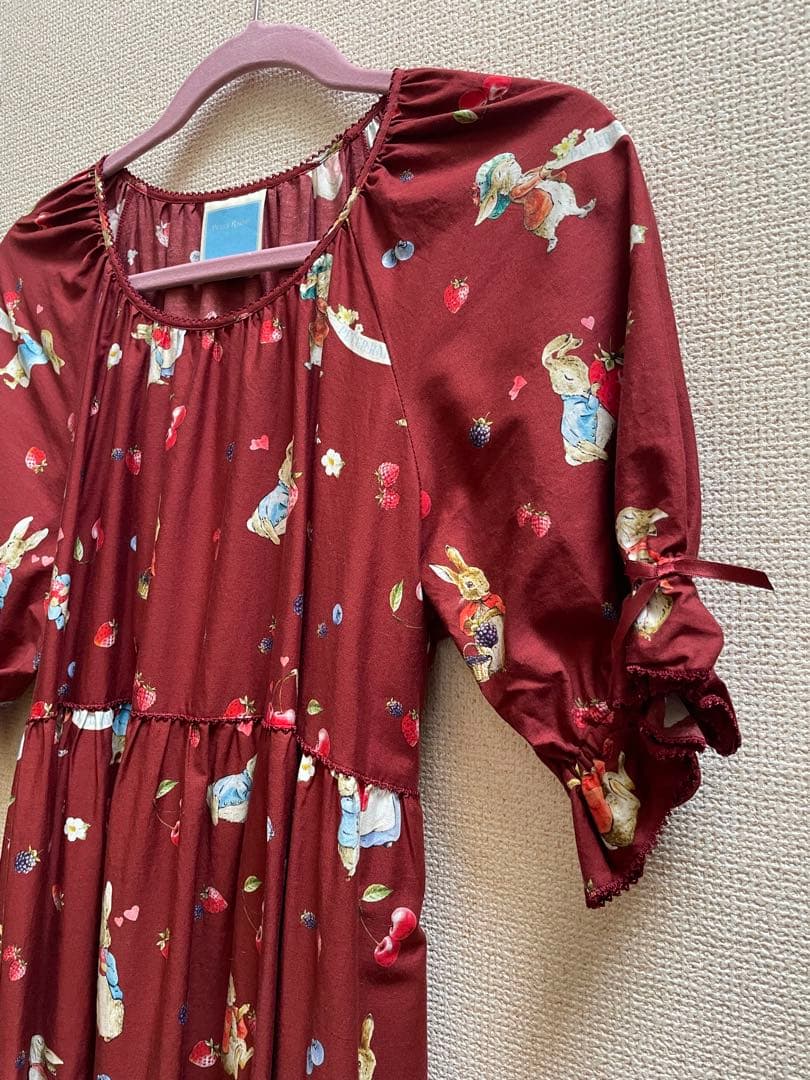 PINK HOUSE × ピーターラビット ティアードワンピース ボルドー