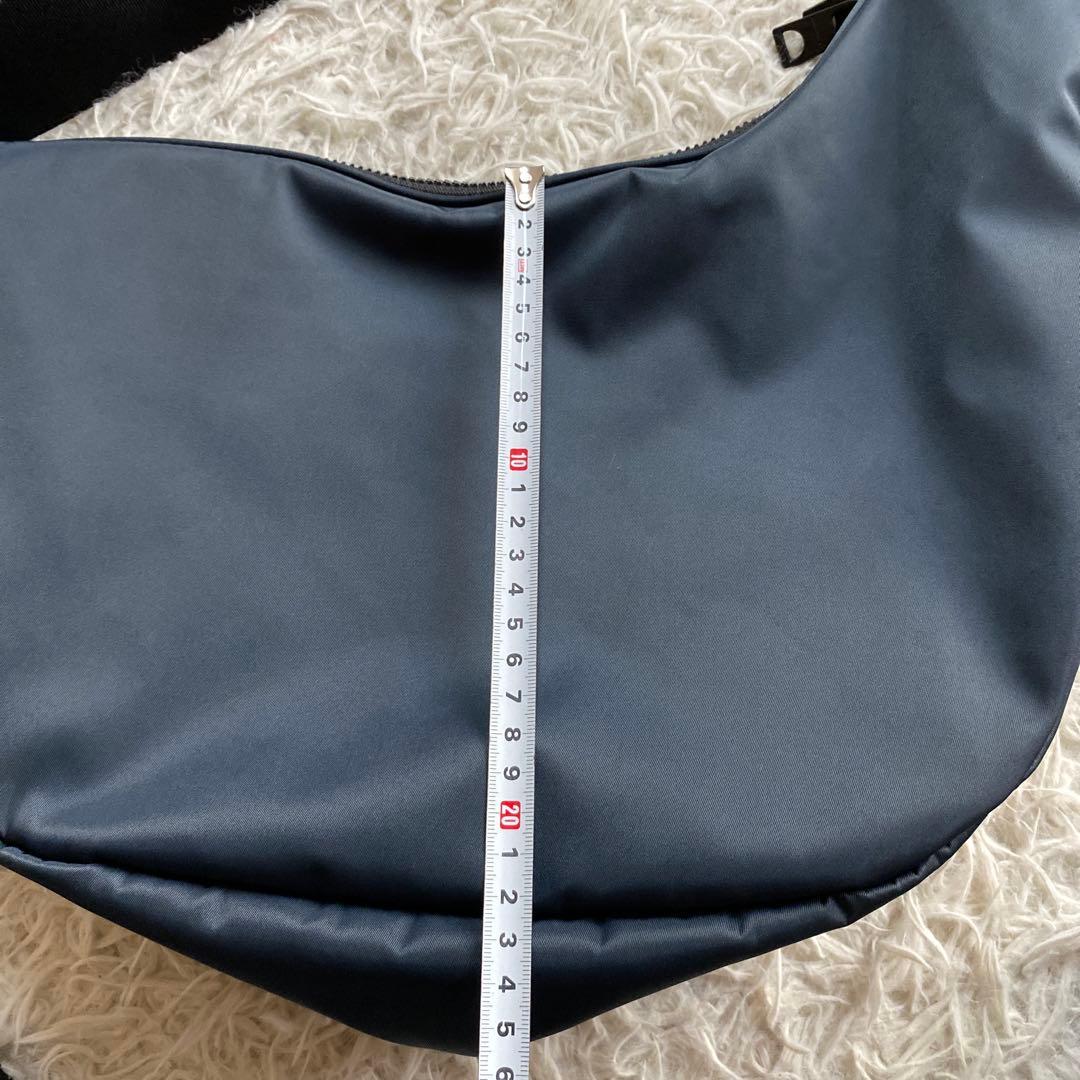 オニツカタイガー メッセンジャーバッグ ネイビー　刺繍 1949 ナイロン