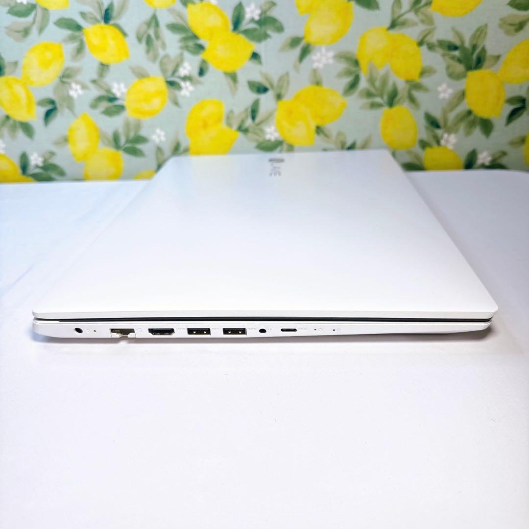 大容量1000GB！写真や動画たっぷり保存可能！Windows11！すぐ使える！