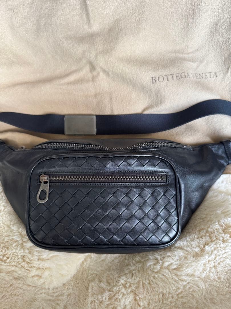 Bottega Veneta/ボッテガヴェネタ/ブラック/レザーボディバッグ