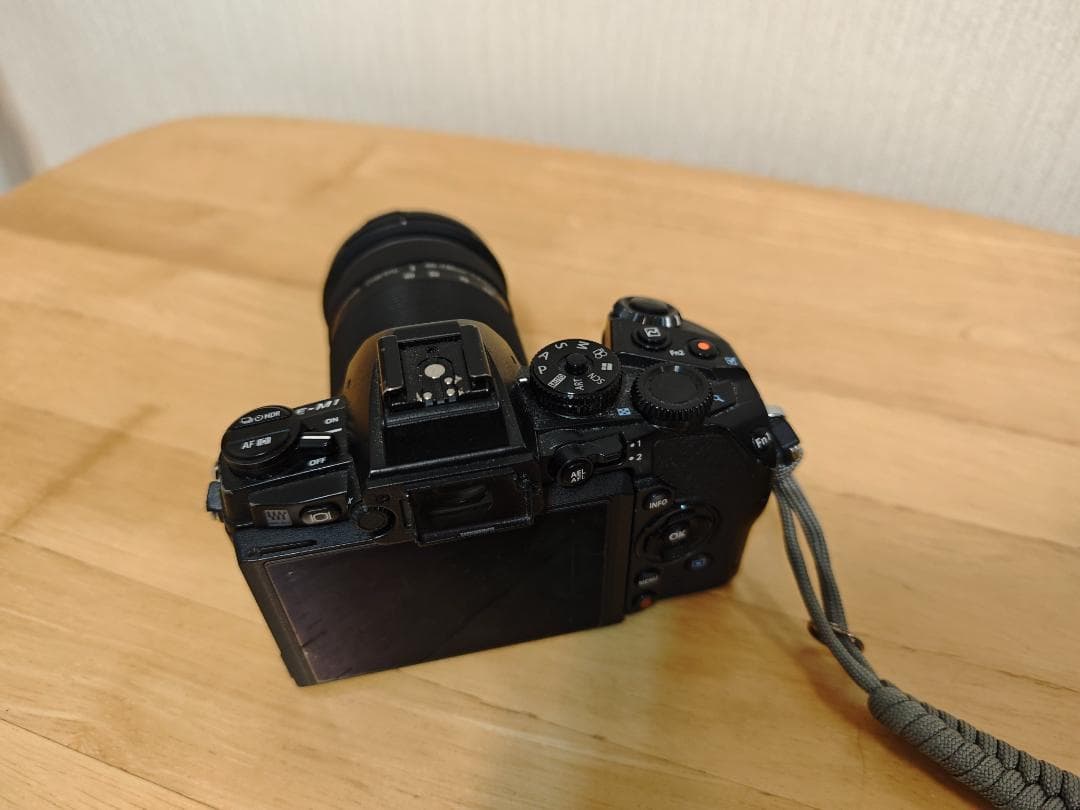 OLYMPUS OM-D E-M1 レンズ付