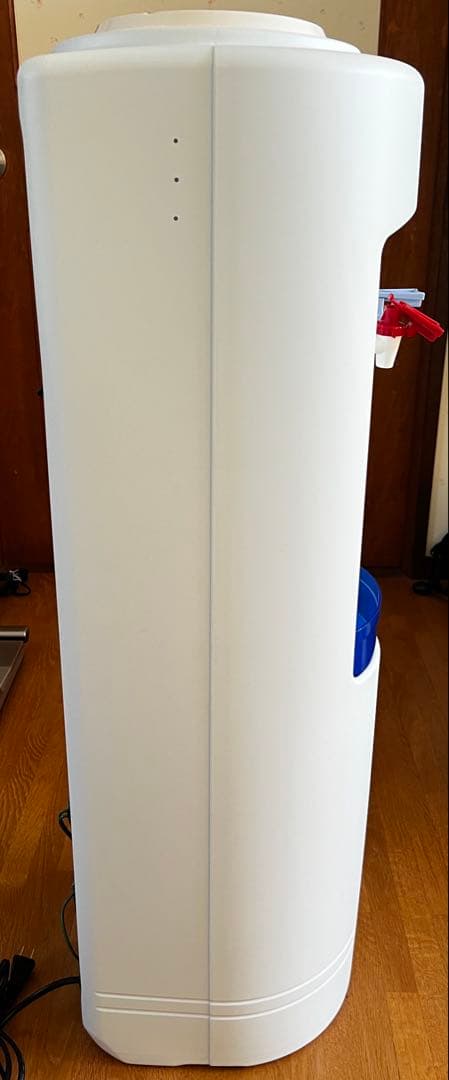 ウォーターサーバー B7A ホワイト 2022年製造