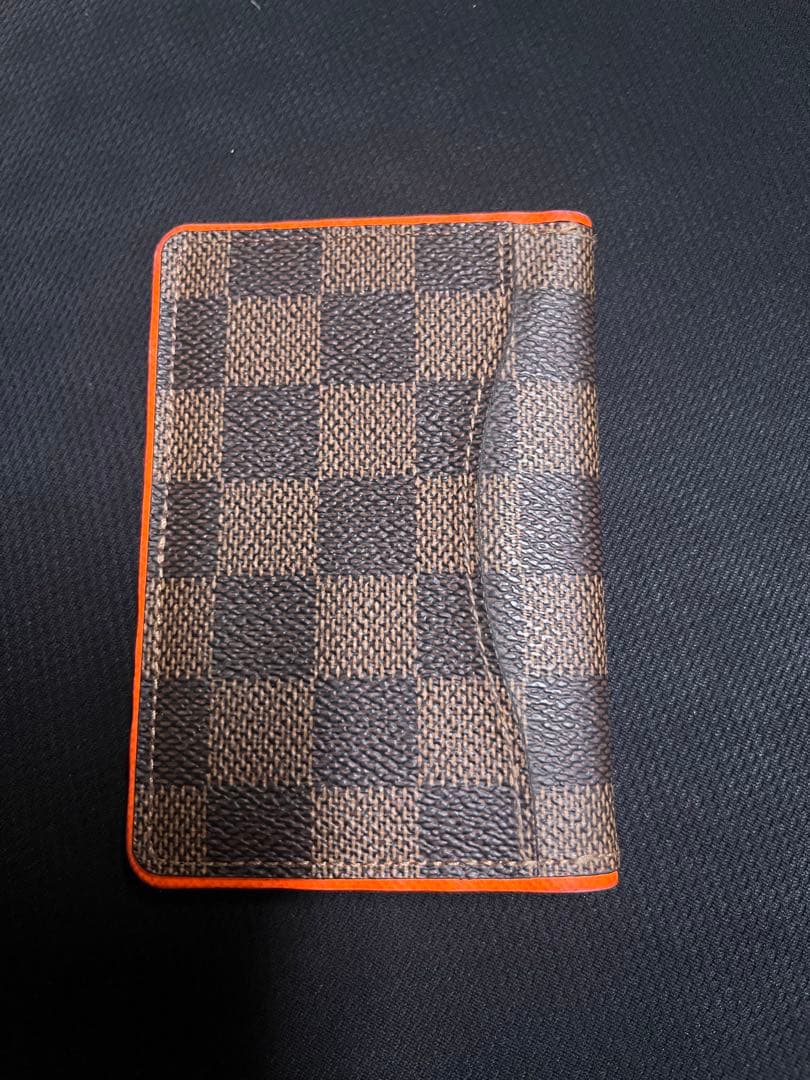 ルイヴィトン二つ折り名刺入れ