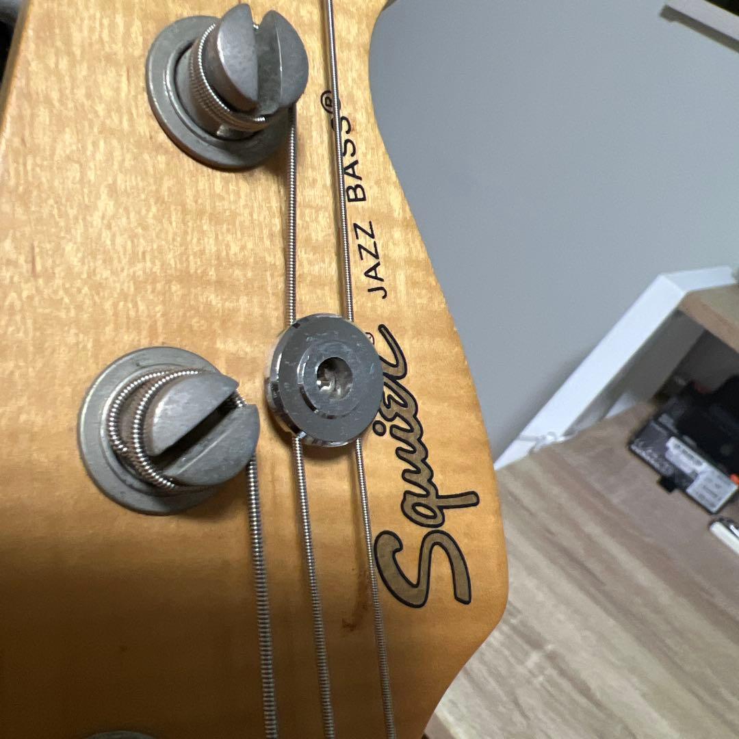 ベース Squier Jazz Bass